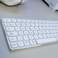 TECLADO COOLBOX INALAMBRICO ILUMINADO B431 RECARGABLE BT5.1 2.4G ALUMINIO BLANCO